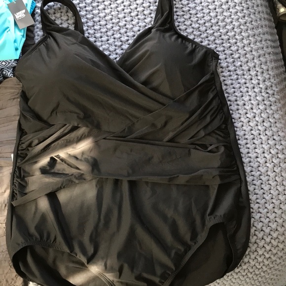 Land’s End slender suit tummy control one piece - Picture 3 of 6